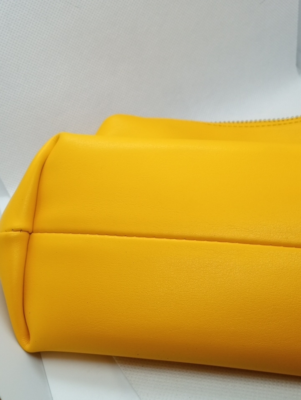 FOREVER 21 MAKE UP BAG - Picture 7 of 8
